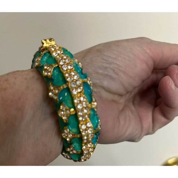 Rare ViTG 1960's Era Kenneth Jay Lane Turquoise Crystals Gold Tone Hinged Bangle - Picture 8 of 11